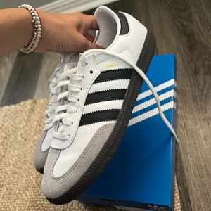 Adidas sambas original (men 7.5 women 8.5)